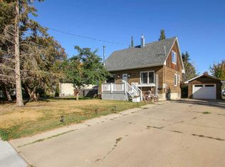 3515 W 45th Ave, Red Deer, AB T4N 3K7