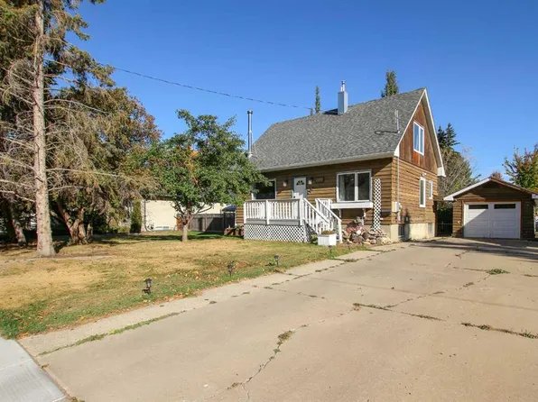 3515 W 45th Ave, Red Deer, AB T4N 3K7