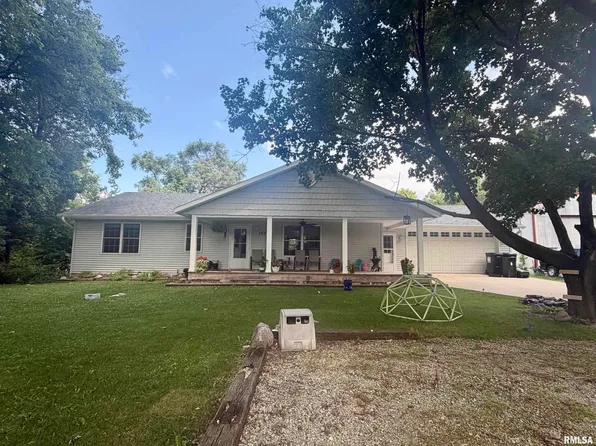 137 S McArthur St, Pekin, IL 61554