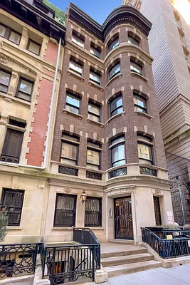 Rented by Brown Harris Stevens | media 21