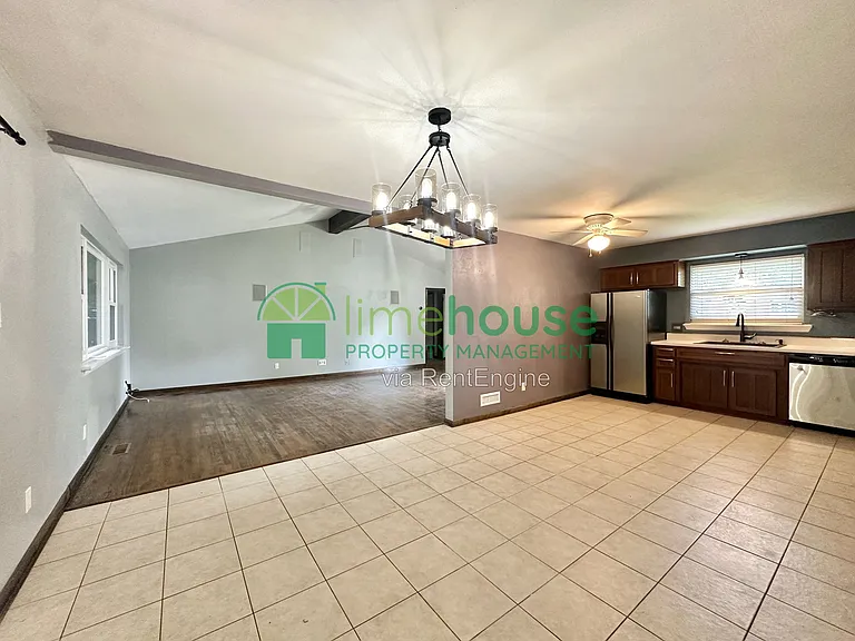 417 Lynn Shores Dr — Photo 3