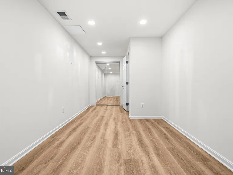 8931 Park Forest Dr — Photo 28