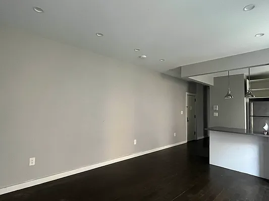 Rented by Premier One Realty LLC | media 16