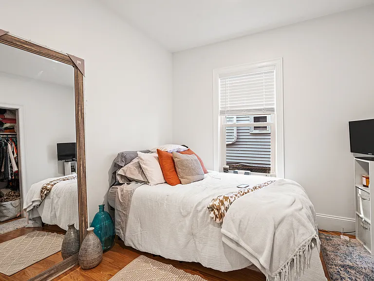 55 Saxton St #1 — Photo 8