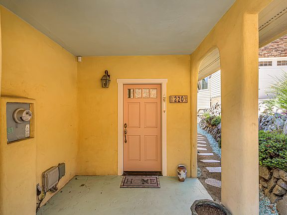 4th image of 220 Oak Knl