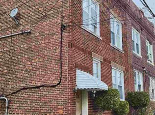 585 Avenue E #3, Bayonne, NJ 07002