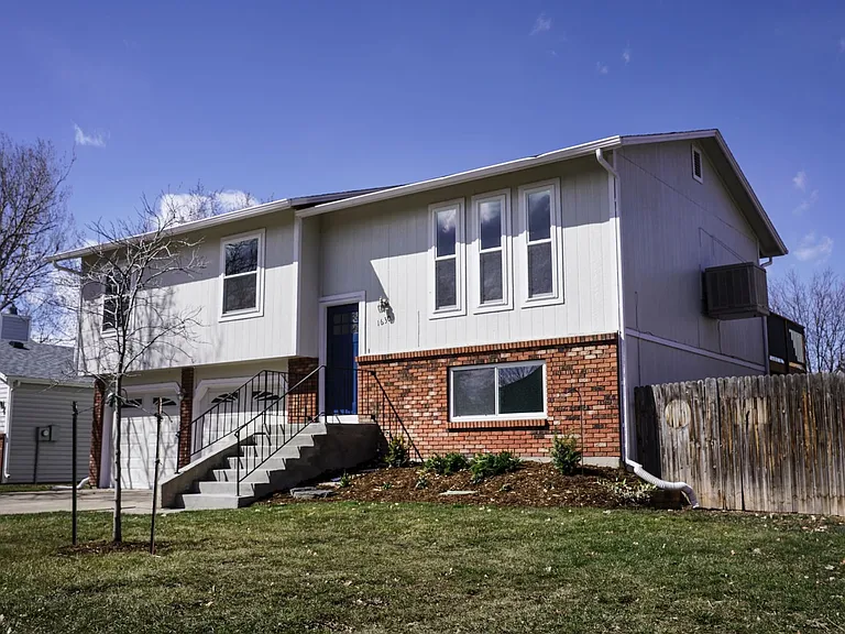 1630 Hastings Dr — Photo 4