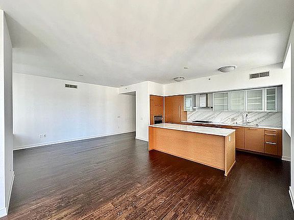 4th image of 301 Mission St APT 26A