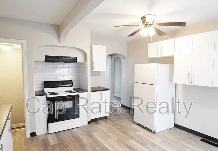 1366 Duxberry Ave — Photo 5