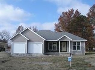 105 Twin Lks, Carterville, IL 62918