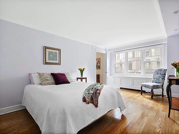 5th image of 1065 Park Ave #6B