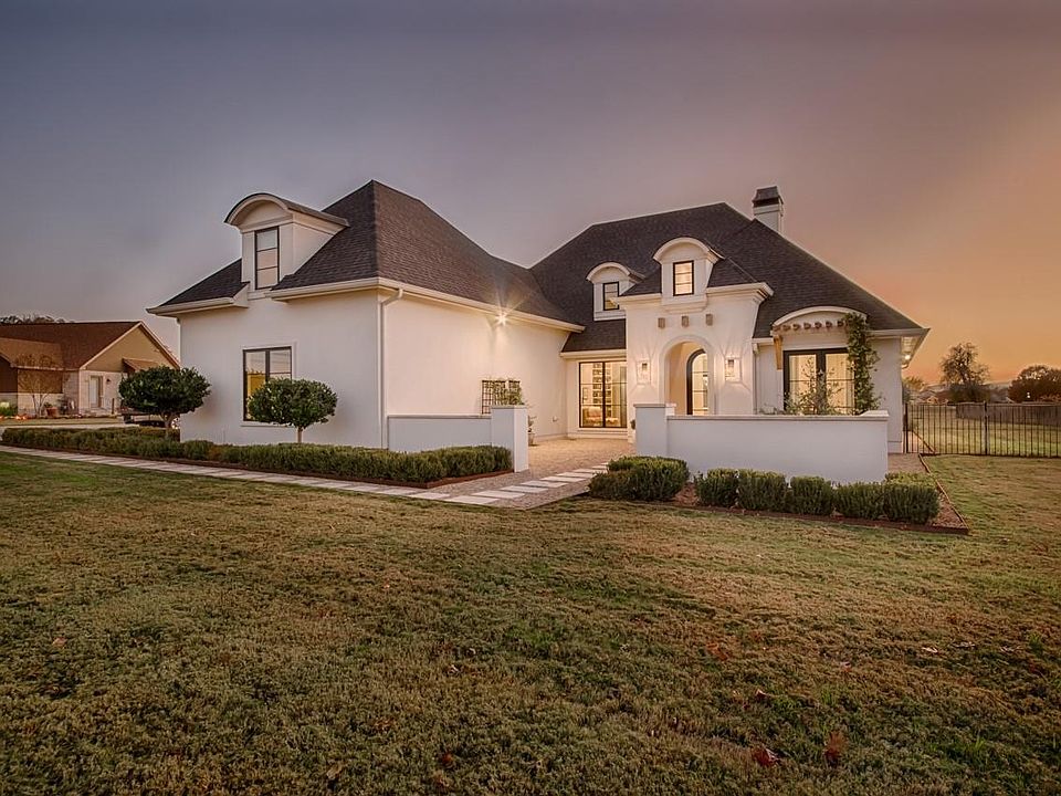 1st image of 103 River Bend Dr