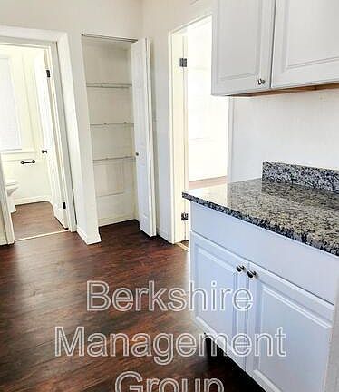 5th image of 940 E Palmetto St