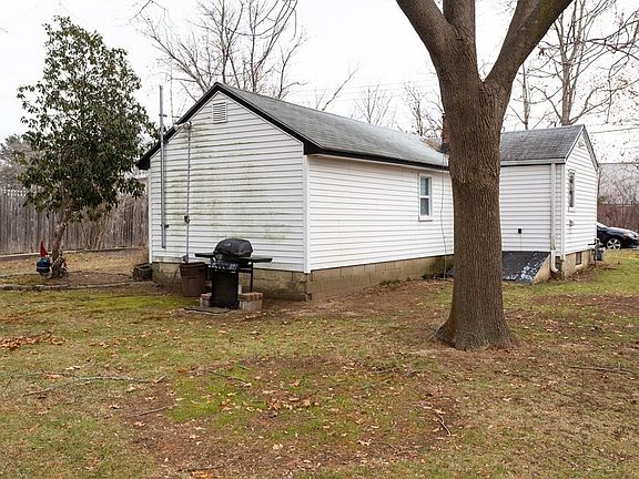 4th image of 21 Drake Ave