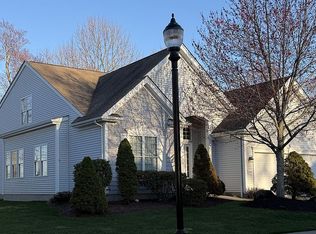 171 Country Club Dr, Oxford, CT 06478