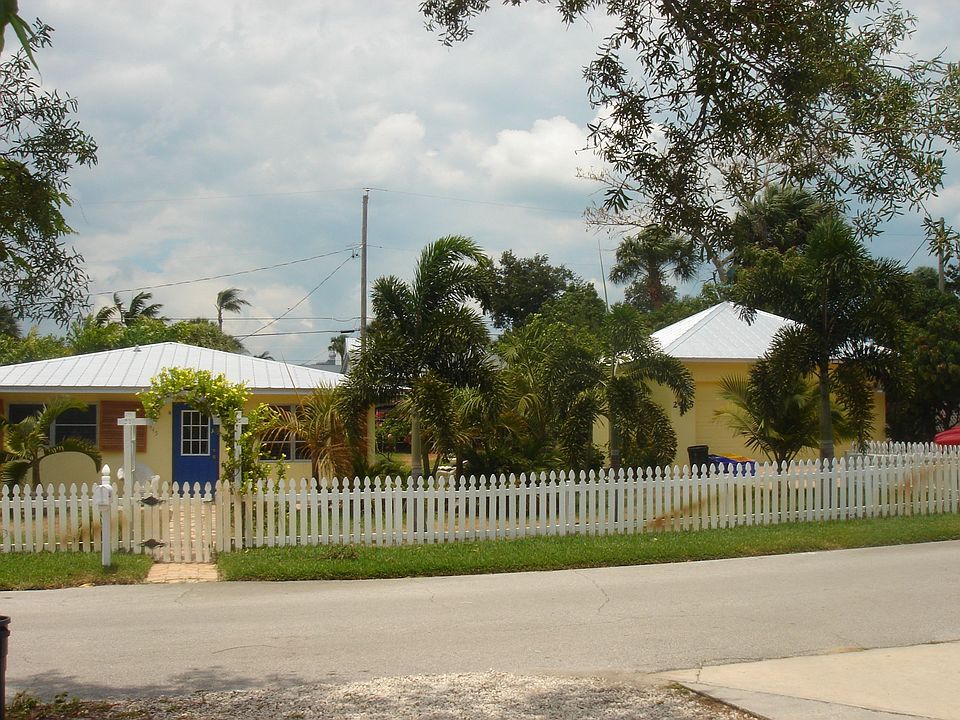 2445 NE Clarissa St, Jensen Beach, FL 34957 Zillow