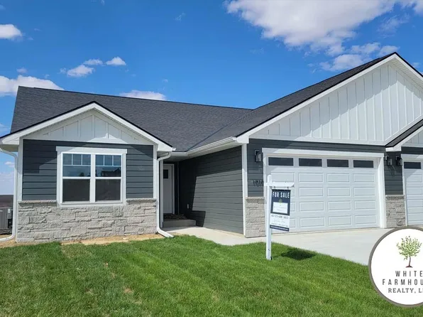 1010 Thomas Dr, Wayne, NE 68787