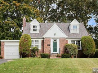 476 Bergen Blvd, Oradell, NJ 07649