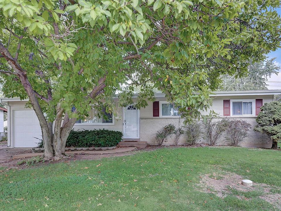 1st image of 275 Falcon Dr