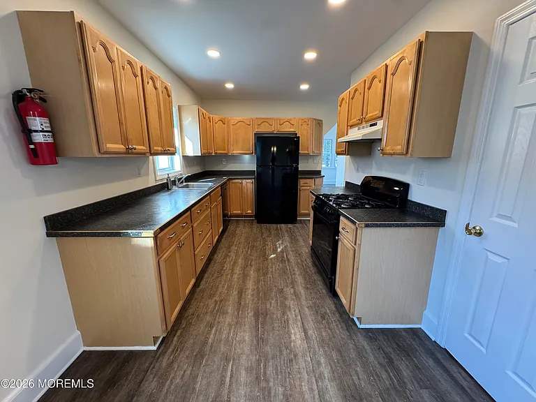 207 Ocean Gate Ave — Photo 5