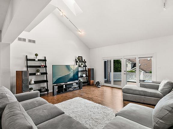 4th image of 16836 Cardinal Dr