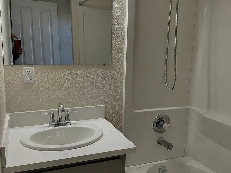 4029 Hoen Ave #4029 — Photo 3