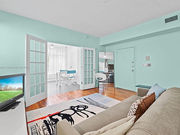 5th image of 1127 Euclid Ave APT 104