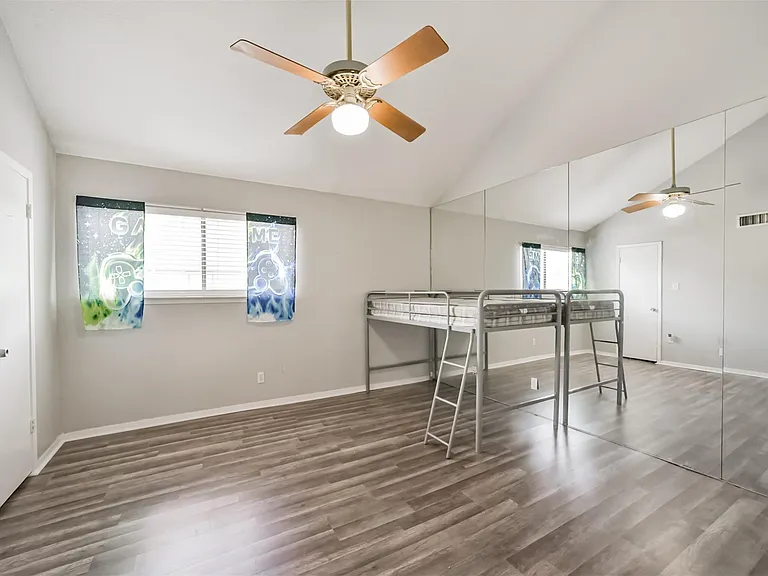 10811 Richmond Ave #65 — Photo 17