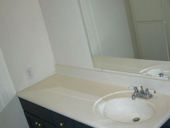 Choice of one-of-three freshly updated bathrooms.