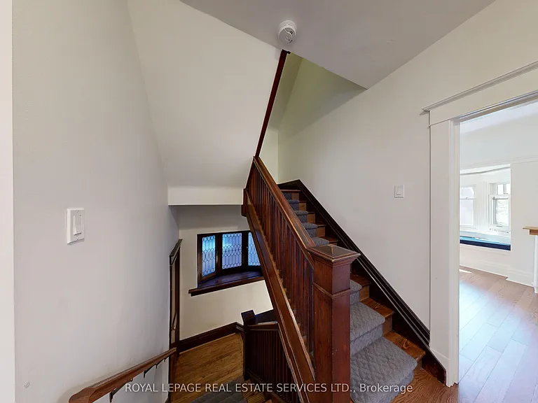 130A Westminster Ave #UPPER LEVEL — Photo 7