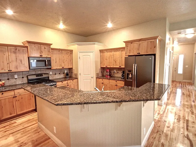 3757 N Quenzer Way — Photo 2