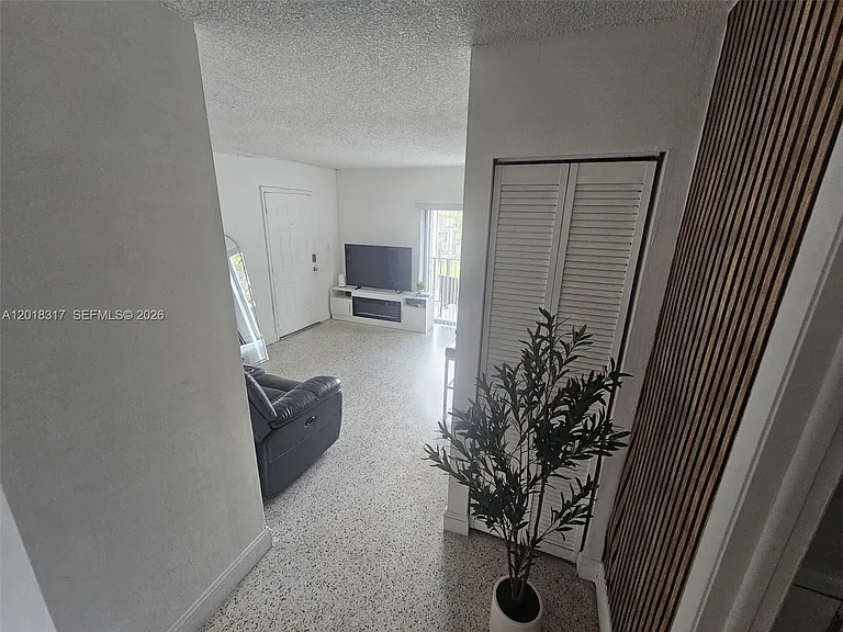 1241 NW 6th St #6 — Photo 9