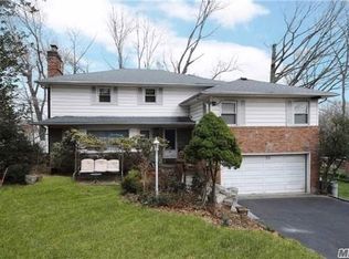 20 Oakdale Rd, Roslyn Heights, NY 11577