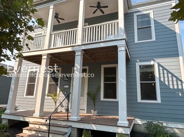 6013 New Town Dr, Saint Charles, MO 63301