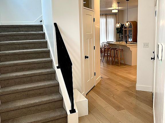Main Level - Entry