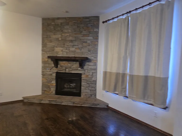 16300 Vicki Dr — Photo 2