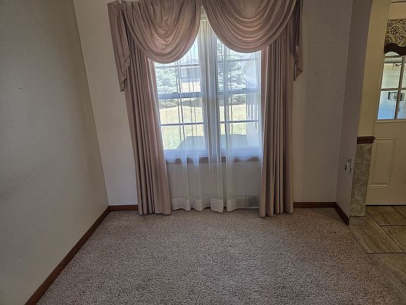 4th image of 307 Thebe St