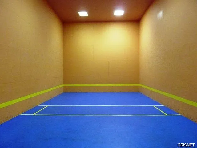5520 Owensmouth Ave #313 — Photo 32