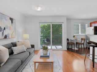 1131 N 93rd St APT 3, Seattle, WA 98103
