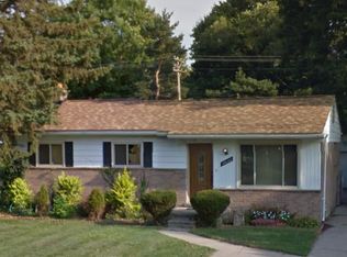 19080 Hilton Dr, Southfield, MI