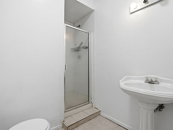5th image of 334 E 105th St #1C