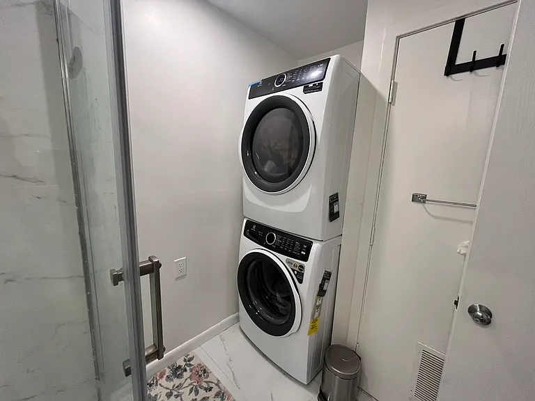 153 Erie St #153 — Photo 6