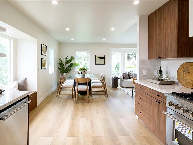 3554 S Sycamore Ave — Photo 4