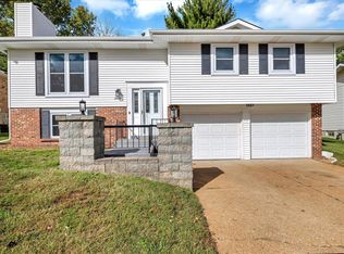 3633 Lemay Woods Dr, Saint Louis, MO 63129