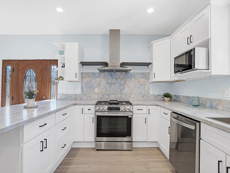 2860 N Brighton St — Photo 3