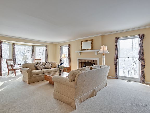 4th image of 195 Margate Ct