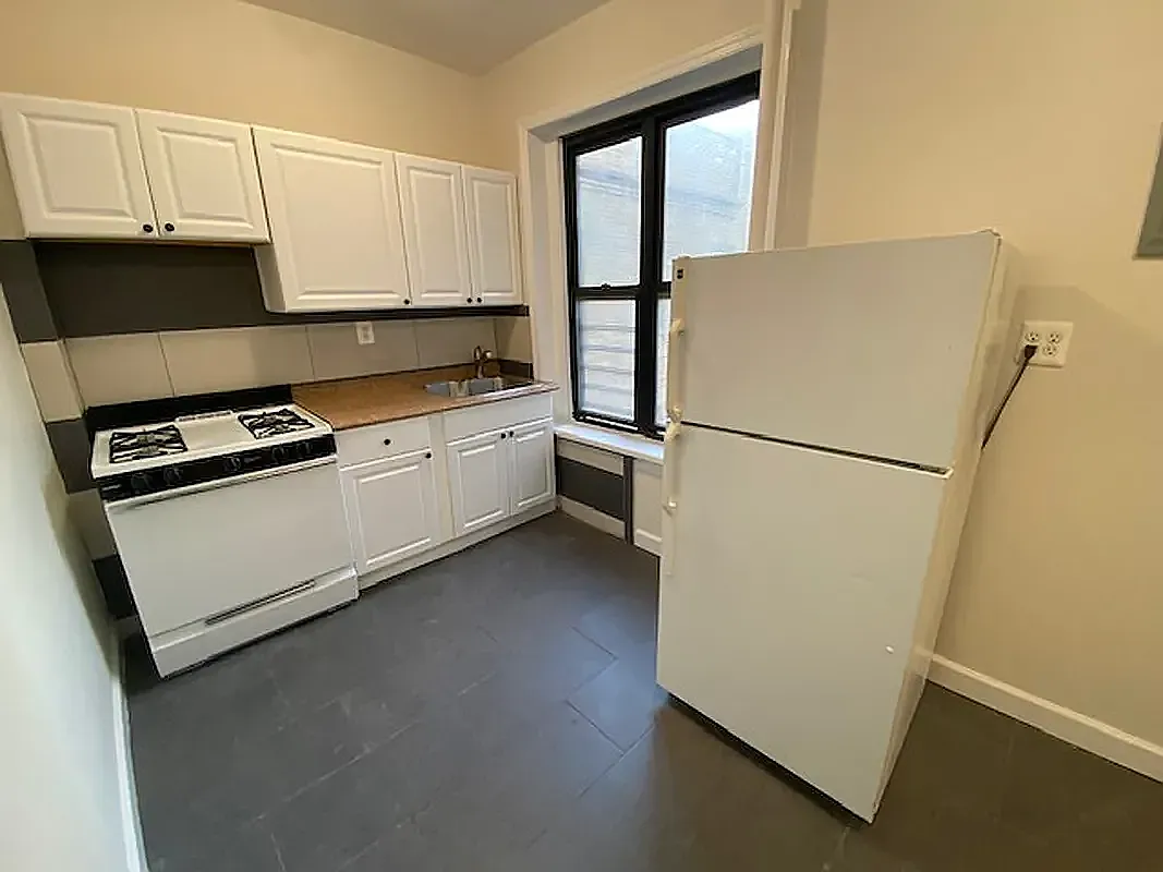 Building Photo - 3015 Roberts Ave #4C