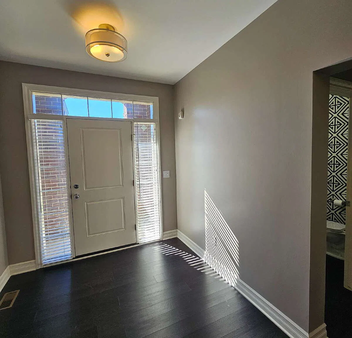 3 bed, 2.5 bath, 2574 sqft, $3,499 — Photo 3