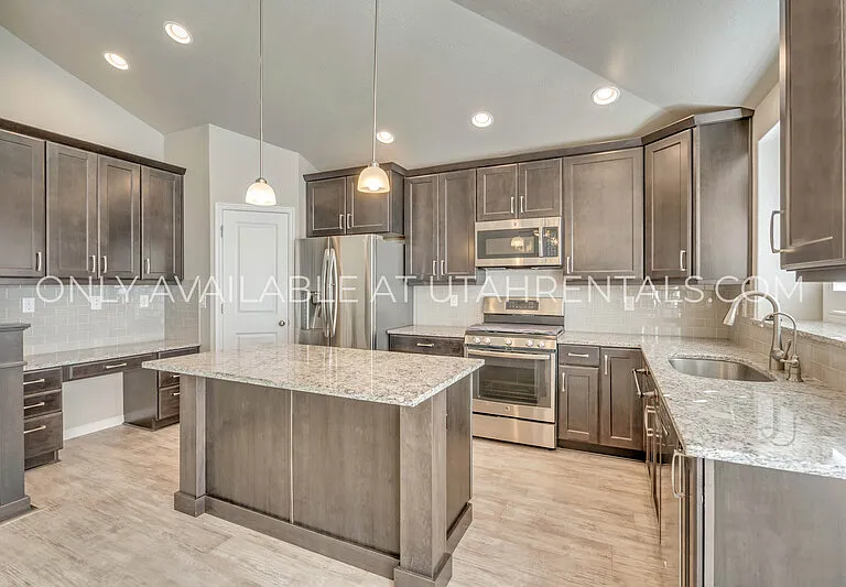 1419 W Stayner Dr — Photo 4