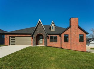 1607 E Silo Ridge Dr, Ozark, MO 65721